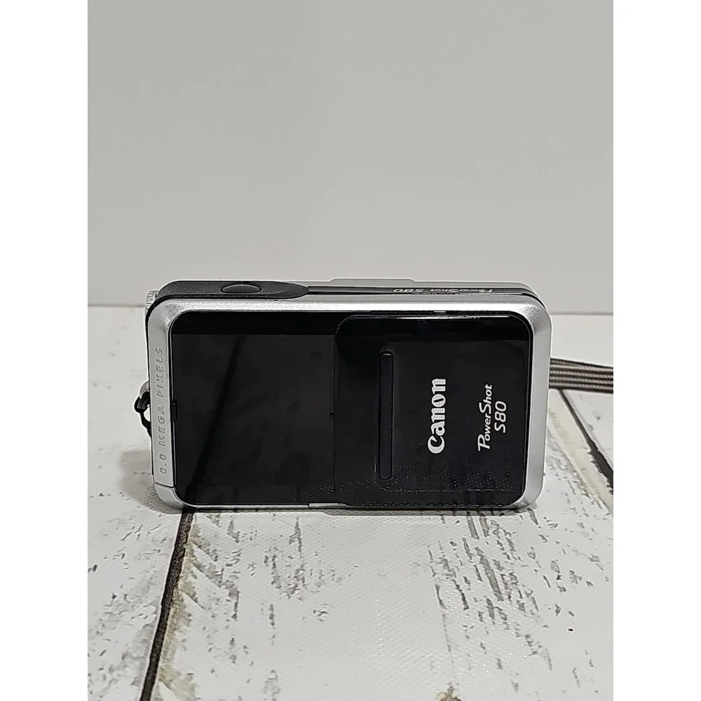 Canon PowerShot S80 8.0MP Digital Camera - Black And Silver - New Battery